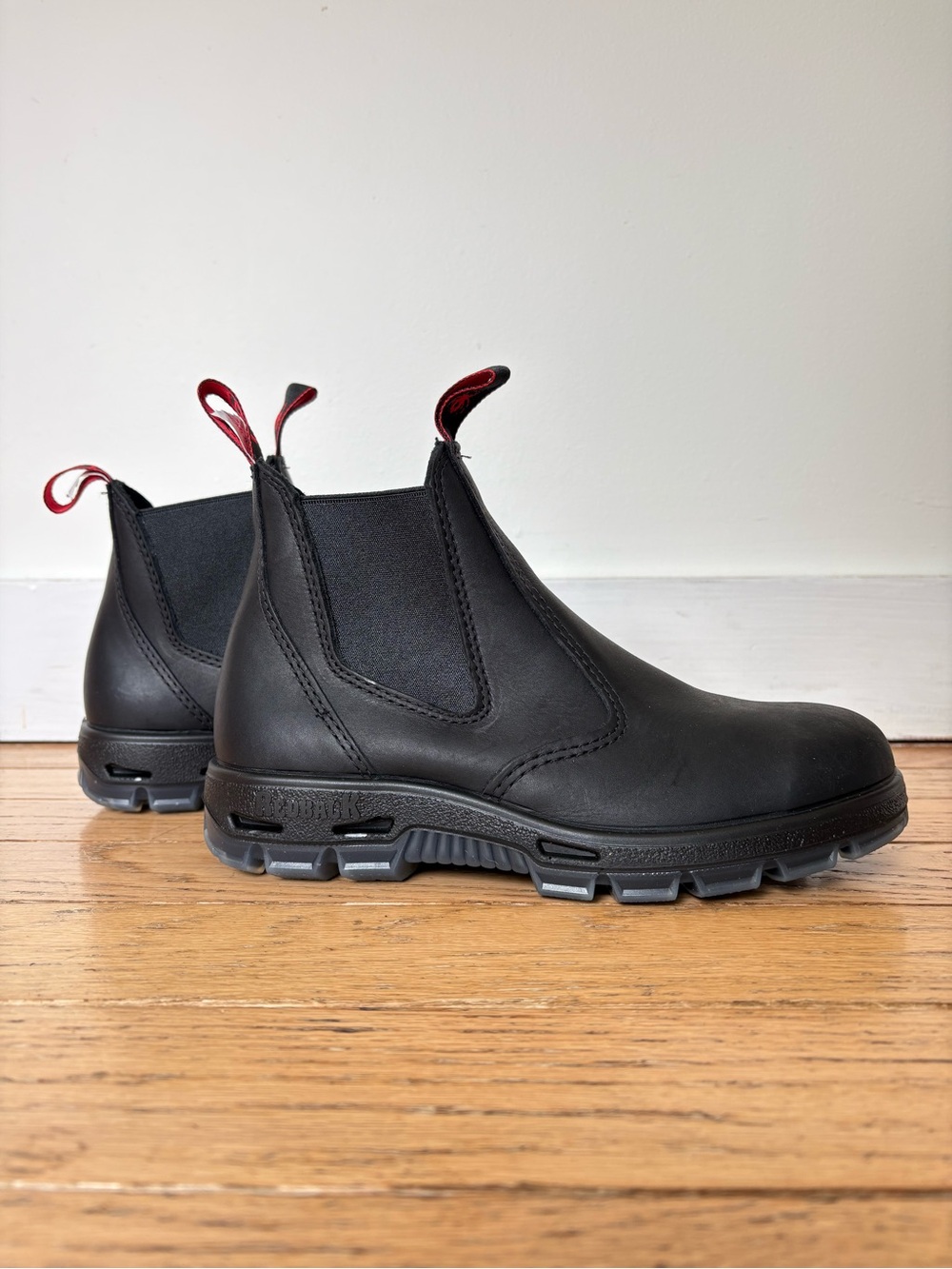 NIB Redback Easy Escape Boot US men’s 8 women’s 9.5